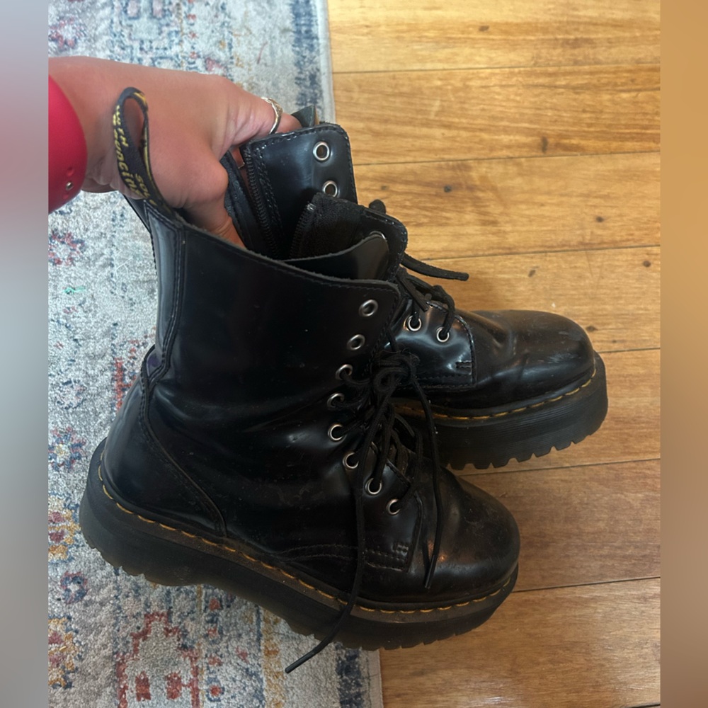 Dr. Marten Jadon platform boots
